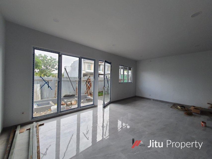 Dijual Rumah baru Minimalis Hook di Graha Natura, Surabaya