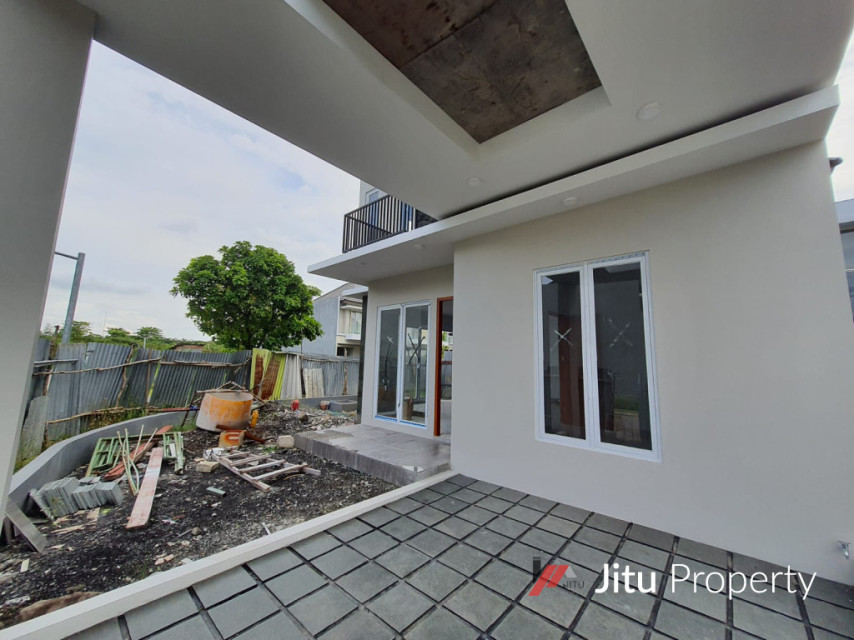 Dijual Rumah baru Minimalis Hook di Graha Natura, Surabaya