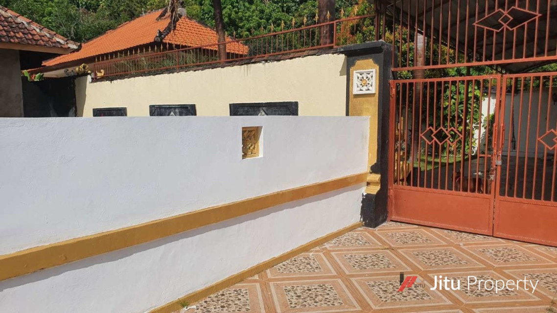 Dijual Rumah Bueleng Bali Dengan Taman Termurah Bekas Orang Asing