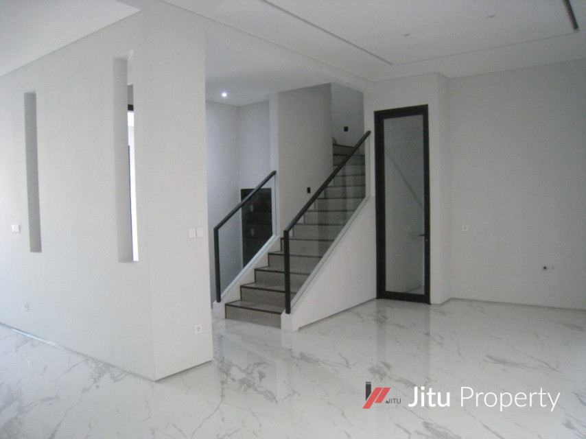 Dijual Rumah Baru Modern Kontemporer di Citraland Surabaya