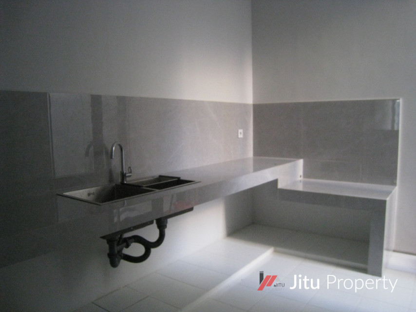 Dijual Rumah Baru Modern Kontemporer di Citraland Surabaya