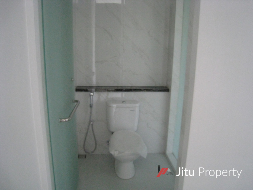 Dijual Rumah Baru Modern Kontemporer di Citraland Surabaya