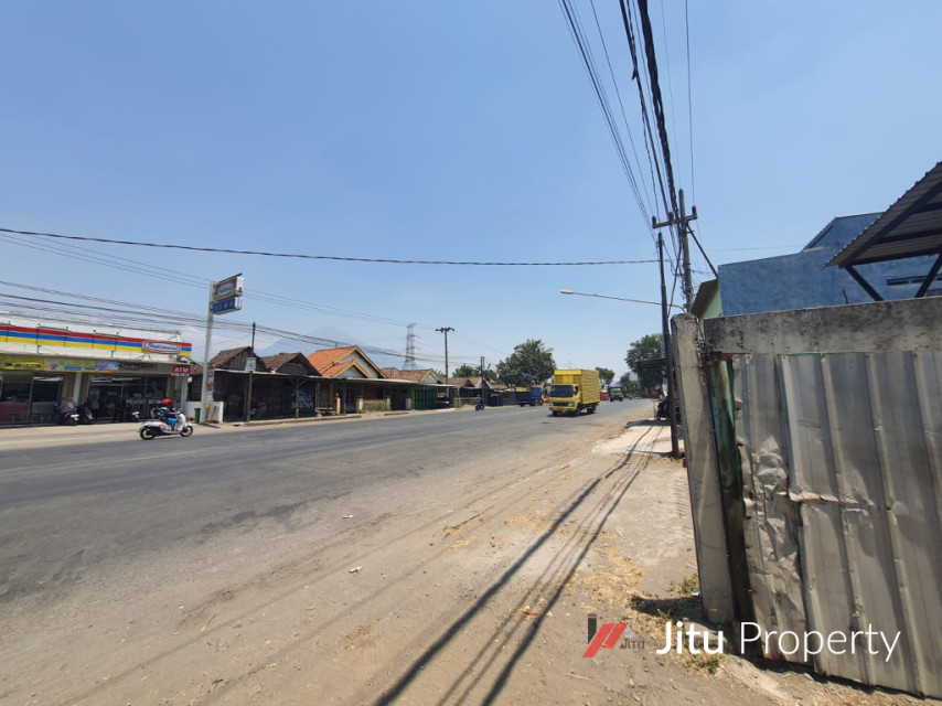 Dijual Tanah dan Bangunan Komersial SHM Raya Carat Gempol Pasuruan.