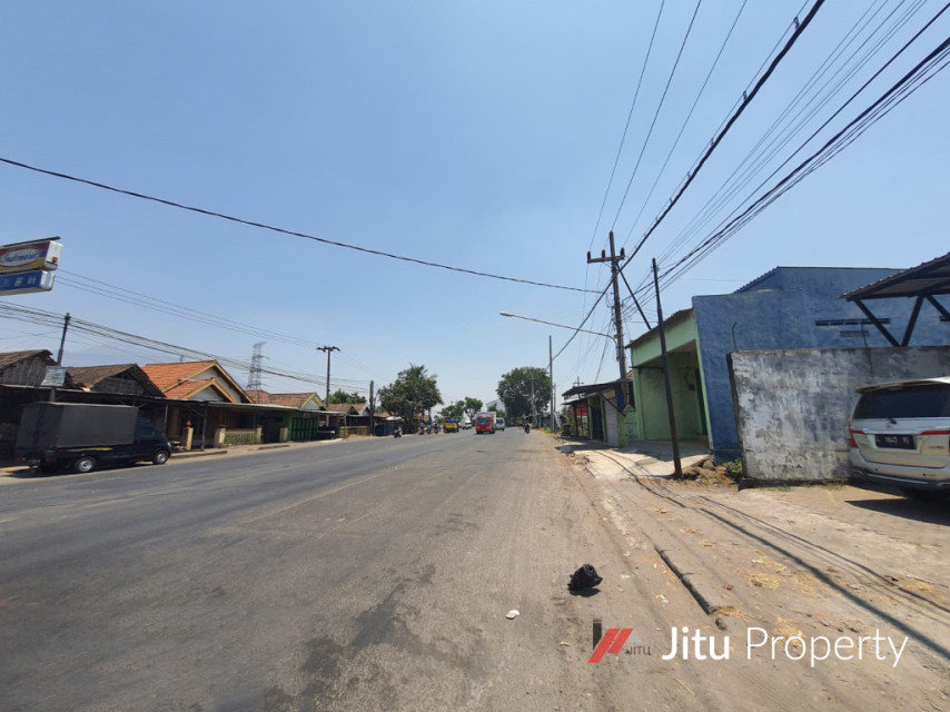 Dijual Tanah dan Bangunan Komersial SHM Raya Carat Gempol Pasuruan.