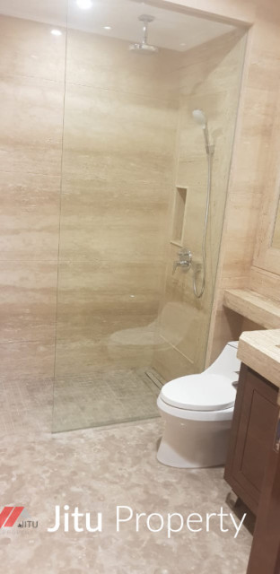 Dijual Unit Apartment Infinity Tower Distric 8 View SCBD Semi Furnish