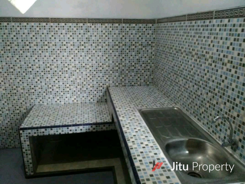 Disewakan rumah 0 jalan raya Pakis Malang Bisa Untuk Usaha