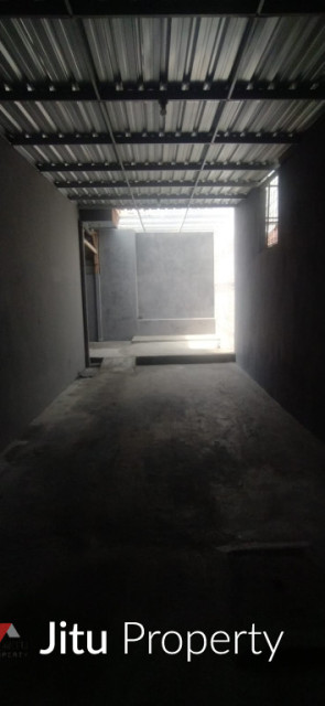 Disewakan rumah 0 jalan raya Pakis Malang Bisa Untuk Usaha