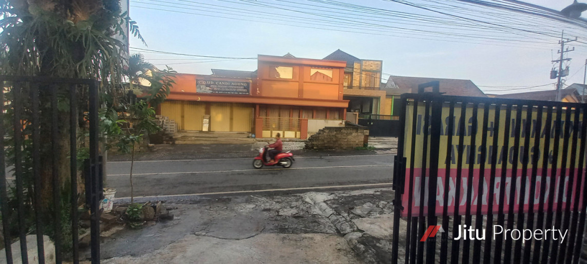 Disewakan rumah 0 jalan raya Pakis Malang Bisa Untuk Usaha