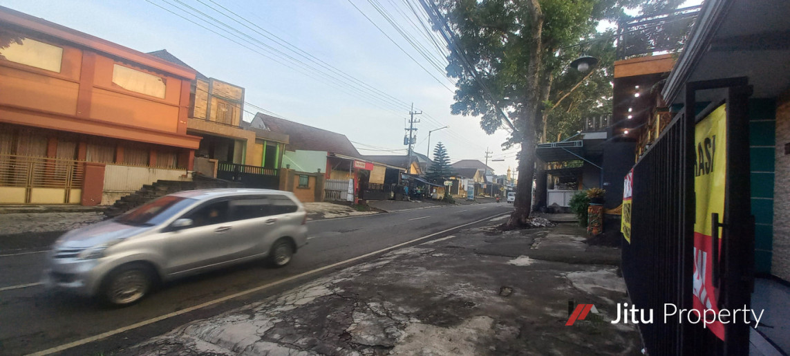 Disewakan rumah 0 jalan raya Pakis Malang Bisa Untuk Usaha