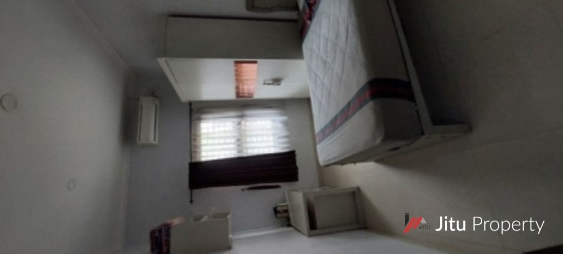 Dijual Rumah Hoek Hommy Bonus Furnish Villa Nusa Indah 3,Bekasi Bogor