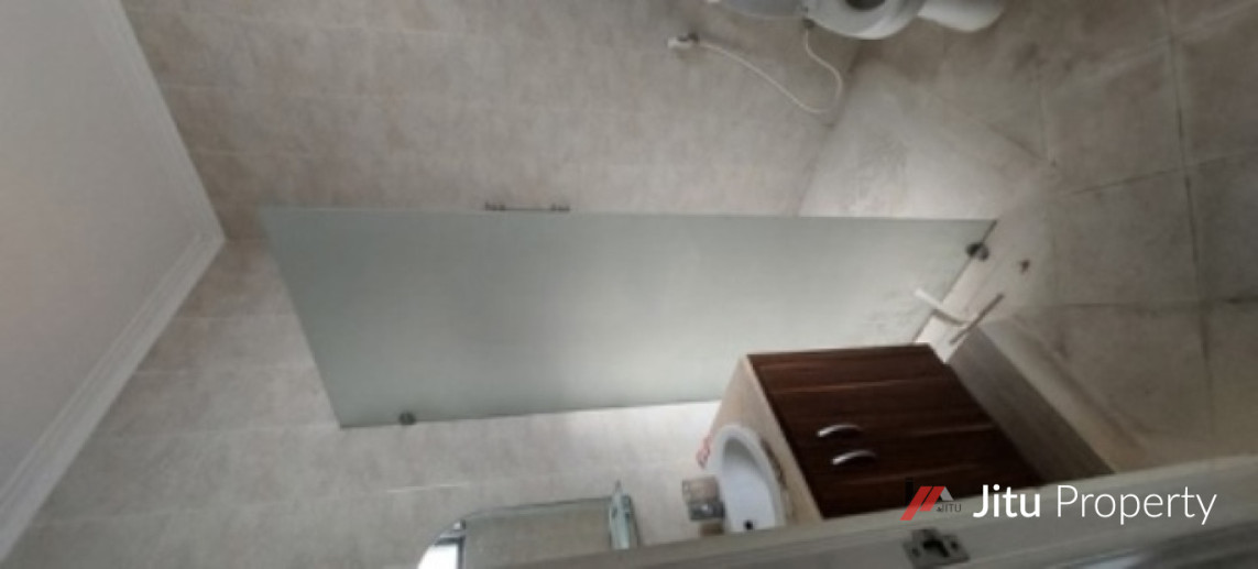 Dijual Rumah Hoek Hommy Bonus Furnish Villa Nusa Indah 3,Bekasi Bogor