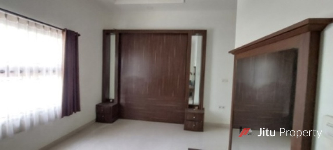Dijual Rumah Hoek Hommy Bonus Furnish Villa Nusa Indah 3,Bekasi Bogor