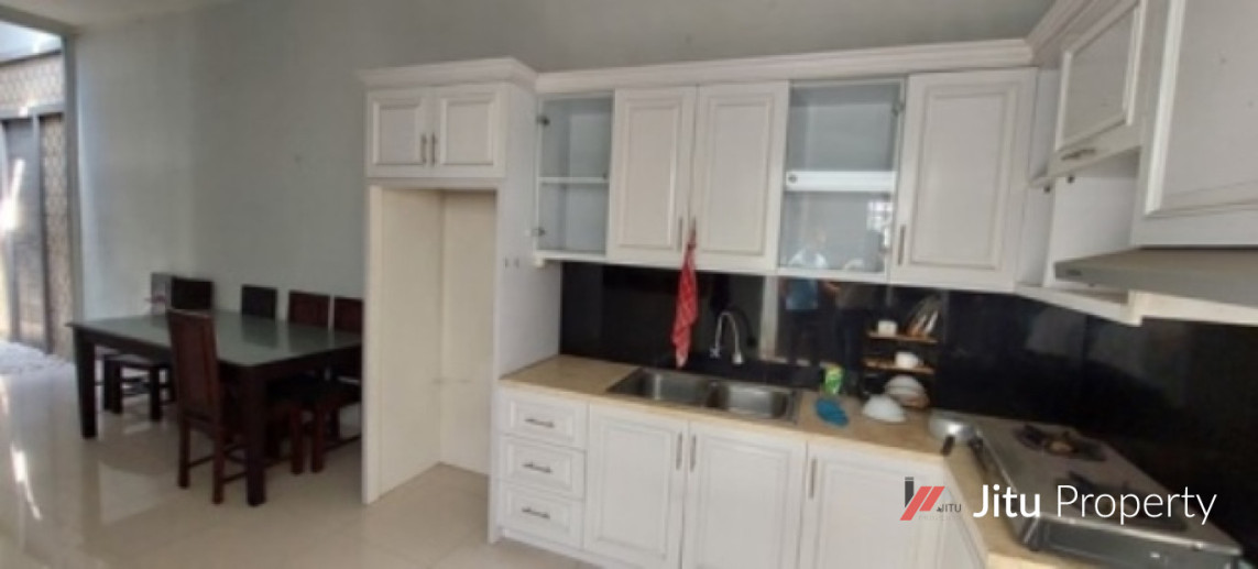 Dijual Rumah Hoek Hommy Bonus Furnish Villa Nusa Indah 3,Bekasi Bogor