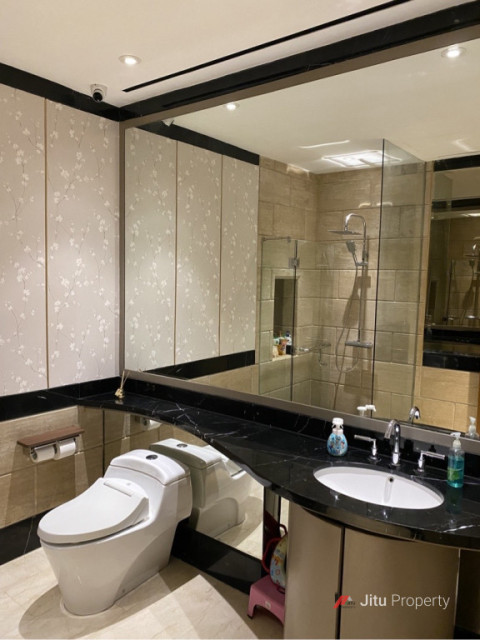 Dijual Unit Apartment Mewah Renovated Kempinski Depan HI Pusat