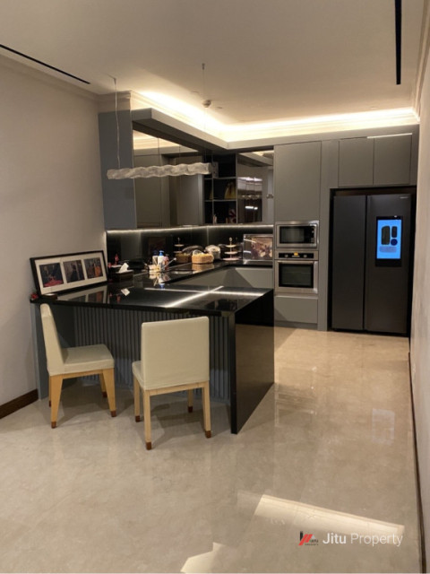 Dijual Unit Apartment Mewah Renovated Kempinski Depan HI Pusat