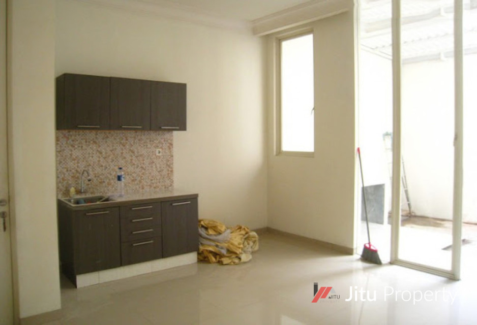 Disewakan Rumah Minimalis Siap Huni di Pakuwon, The Mansion, Surabaya.