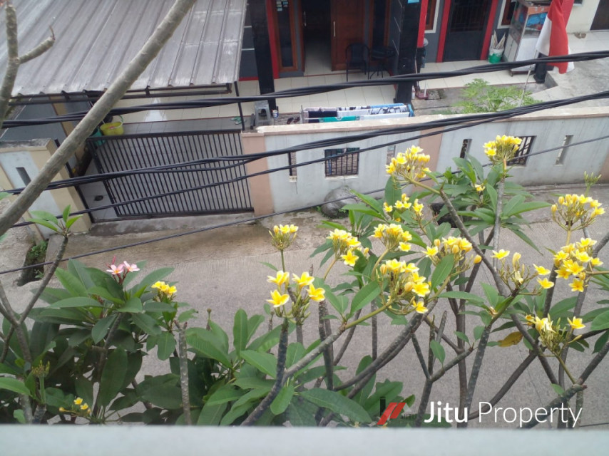 Dijual Rumah strategis 3 Lt. di Bogor Luas bangunan 633 Meter
