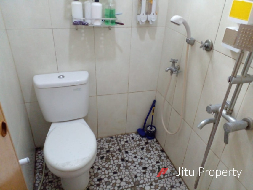 Dijual Rumah strategis 3 Lt. di Bogor Luas bangunan 633 Meter