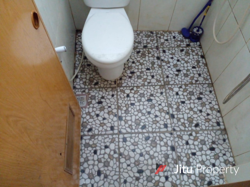 Dijual Rumah strategis 3 Lt. di Bogor Luas bangunan 633 Meter