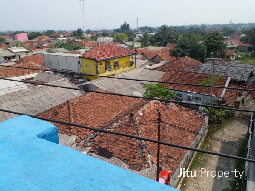 Dijual Rumah strategis 3 Lt. di Bogor Luas bangunan 633 Meter