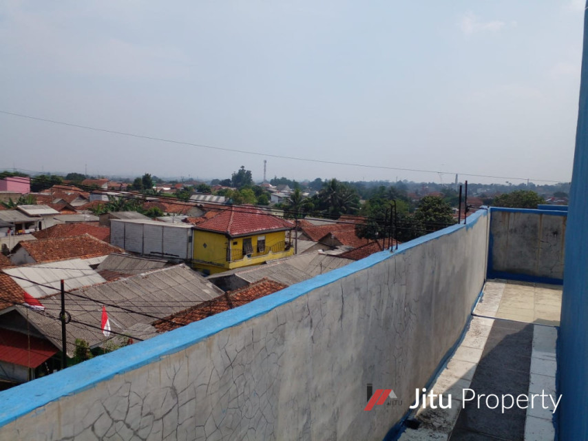 Dijual Rumah strategis 3 Lt. di Bogor Luas bangunan 633 Meter