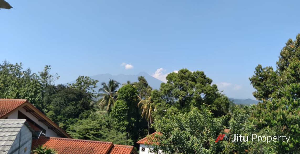 Dijual Rumah strategis 3 Lt. di Bogor Luas bangunan 633 Meter