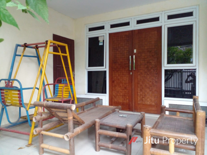 Dijual Rumah strategis 3 Lt. di Bogor Luas bangunan 633 Meter