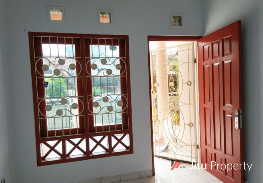 Disewakan Rumah Nyaman dan Luas di Taman Royal 1, Tangerang Kota