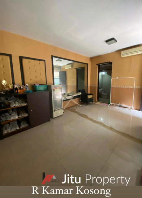 Rumah Minimalis Modern Raffles Hills Area Komplek Perumahan. Cibubur