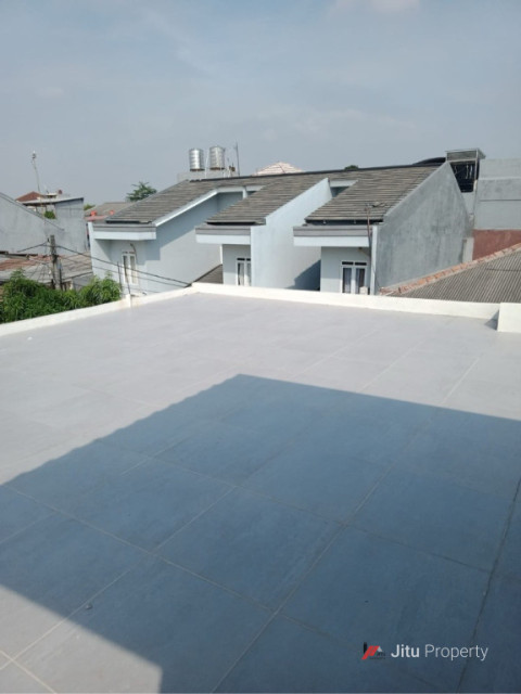 Dijual Rumah Mewah Indah, Furnished Berkualitas, Tergolong Baru