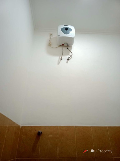 Dijual Rumah Mewah Indah, Furnished Berkualitas, Tergolong Baru