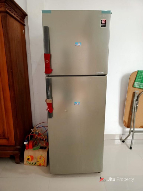 Dijual Rumah Mewah Indah, Furnished Berkualitas, Tergolong Baru