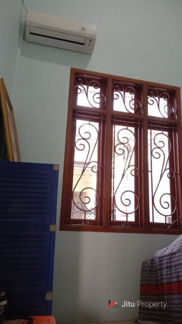 Dijual Rumah Mewah Indah, Furnished Berkualitas, Tergolong Baru