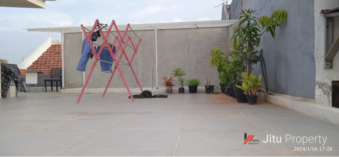 Dijual Rumah Mewah Indah, Furnished Berkualitas, Tergolong Baru