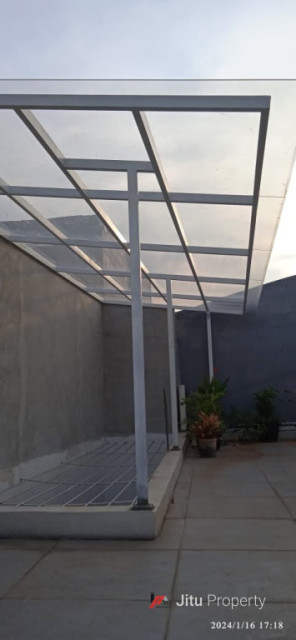 Dijual Rumah Mewah Indah, Furnished Berkualitas, Tergolong Baru