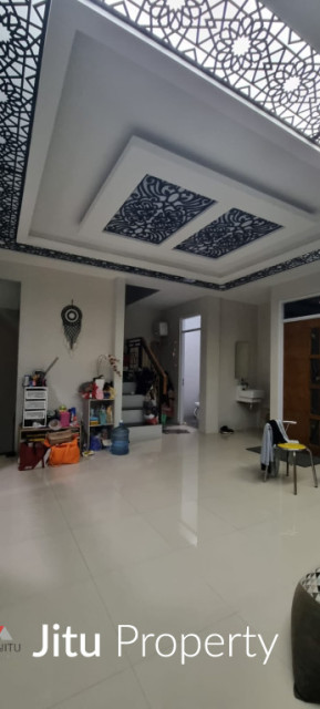 Rumah 3Lt Rooftop View Gunung Dan Kota Bandung di Cihanjuang