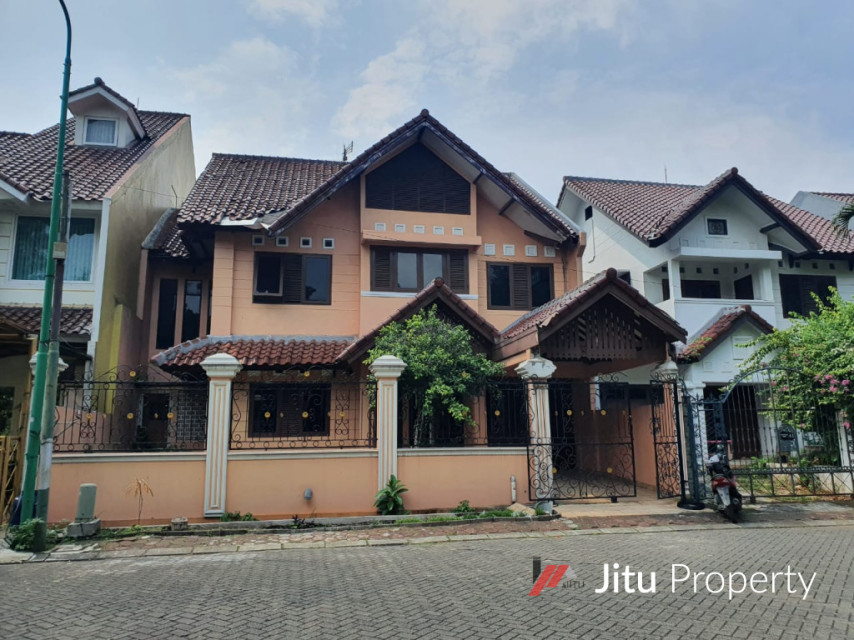 Dijual Cepat Bawah NJOP Rumah 2Lt dalam Komplek Raffles Hills Depok