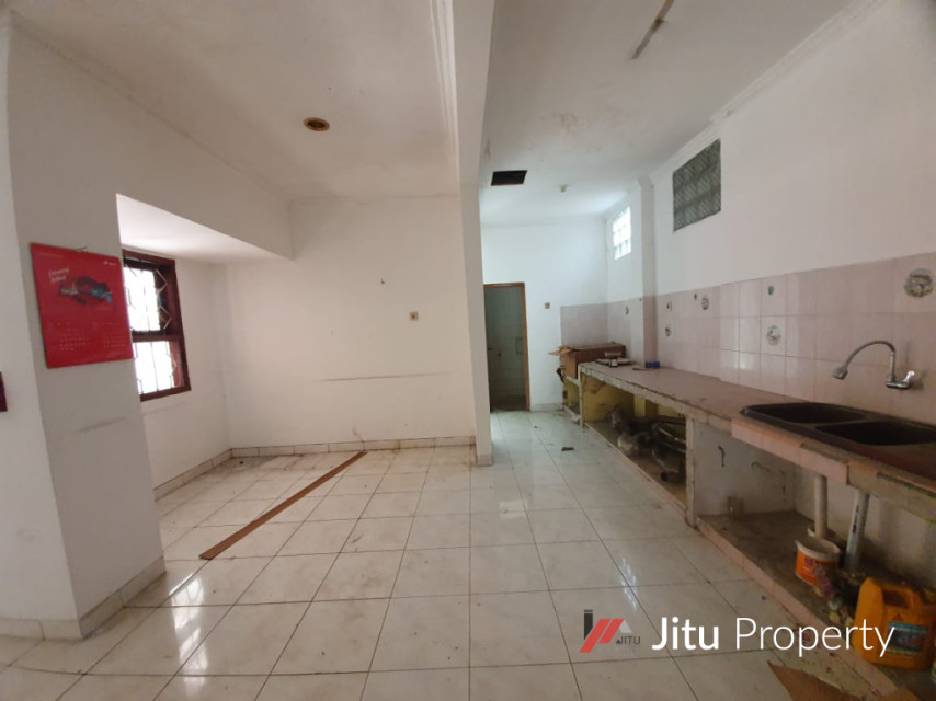 Dijual Cepat Bawah NJOP Rumah 2Lt dalam Komplek Raffles Hills Depok