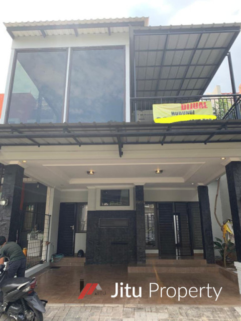 Dijual Cepat Rumah 2Lt Dalam Komplek Perumahan Raffles Hills Depok
