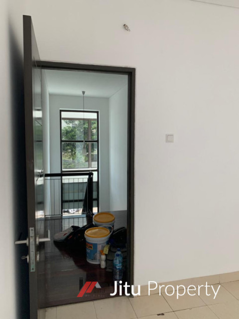 Dijual Cepat Rumah 2Lt Dalam Komplek Perumahan Raffles Hills Depok
