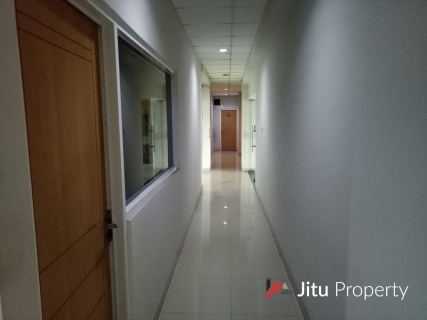 Murah Dijual Gedung Showroom Mobil dan Bengkel di Pancoran Mas Depok