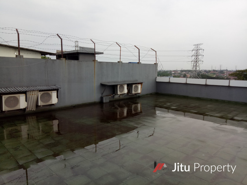Murah Dijual Gedung Showroom Mobil dan Bengkel di Pancoran Mas Depok