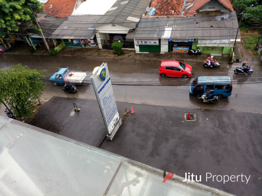 Murah Dijual Gedung Showroom Mobil dan Bengkel di Pancoran Mas Depok