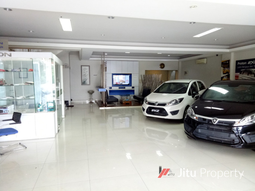 Murah Dijual Gedung Showroom Mobil dan Bengkel di Pancoran Mas Depok