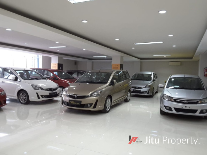 Murah Dijual Gedung Showroom Mobil dan Bengkel di Pancoran Mas Depok