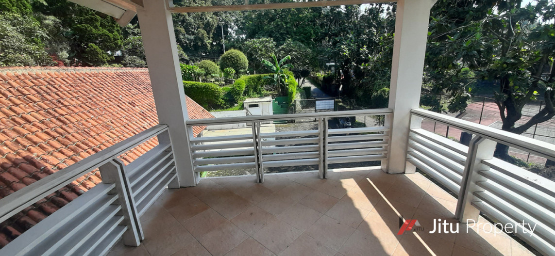 Dijual Rumah Megah Gaya Eropa Di Kawasan Dago Kota Bandung