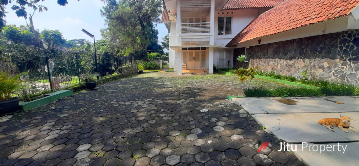 Dijual Rumah Megah Gaya Eropa Di Kawasan Dago Kota Bandung