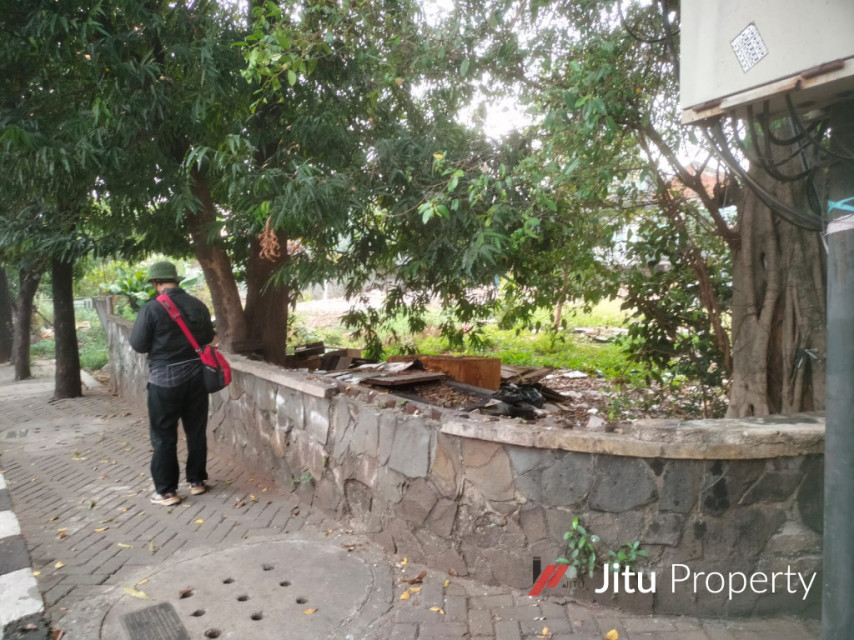 Termurah Dijual Tanah di Pejaten Raya Pasar Minggu 869 m2 Posisi Hoek