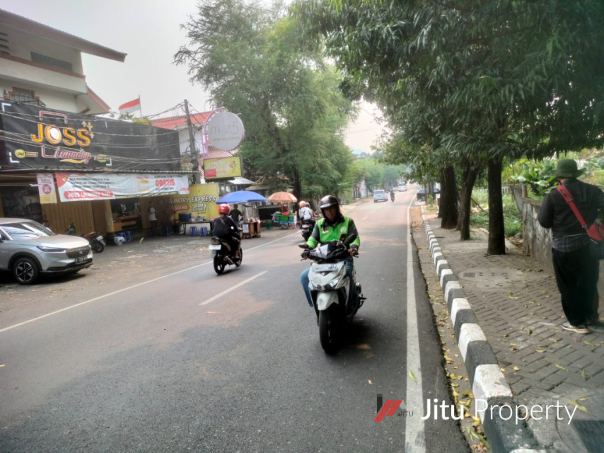 Termurah Dijual Tanah di Pejaten Raya Pasar Minggu 869 m2 Posisi Hoek