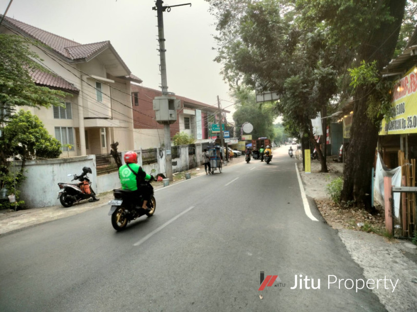Termurah Dijual Tanah di Pejaten Raya Pasar Minggu 869 m2 Posisi Hoek